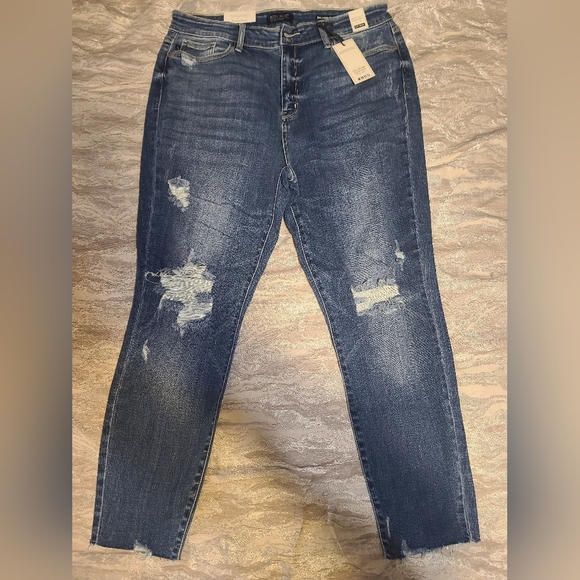 NWT Judy Blue distressed, high waist, relaxed fit jeans sz 15 (32) - Picture 14 of 16